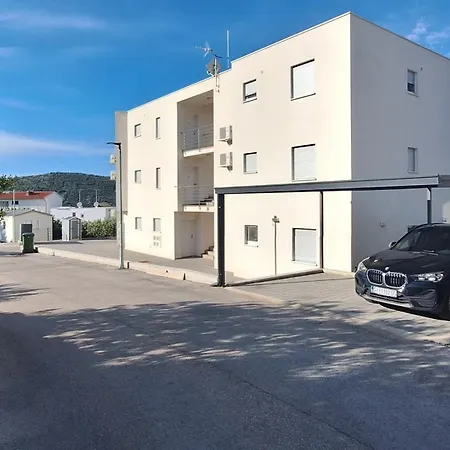 Appartement Barry Primošten