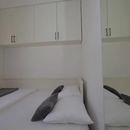 Barry شقة Primošten