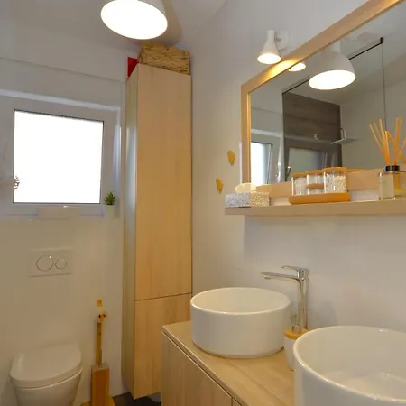 شقة Barry Primošten